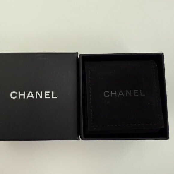 Chanel Crystal CC Studs (Silver) - Picture 3 of 9